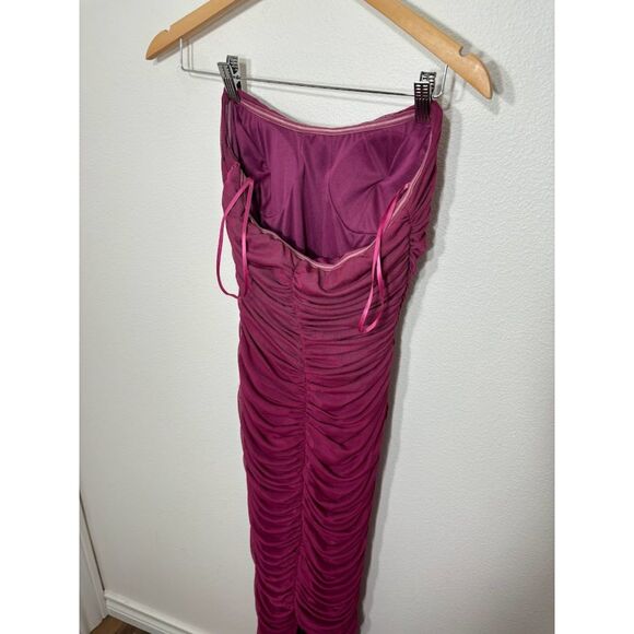 Mable Ruched Dress size large magenta pink purple bodycon strapless EUC fitted - Picture 5 of 6